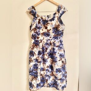 Banana Republic Size 10 100% silk shantung floral dress - EUC